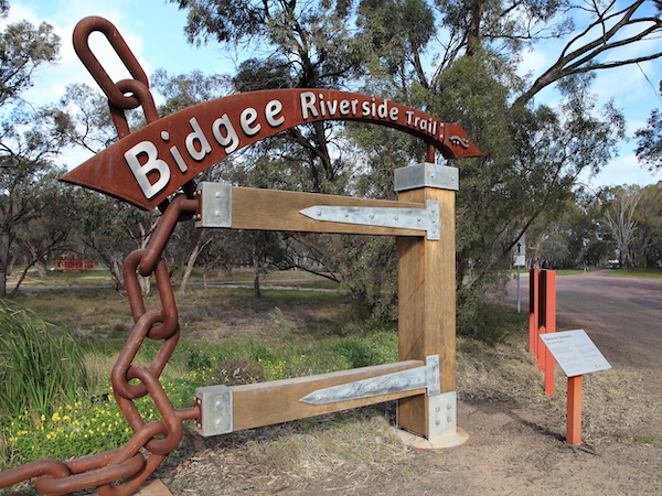 Bidgee Riverside Trail